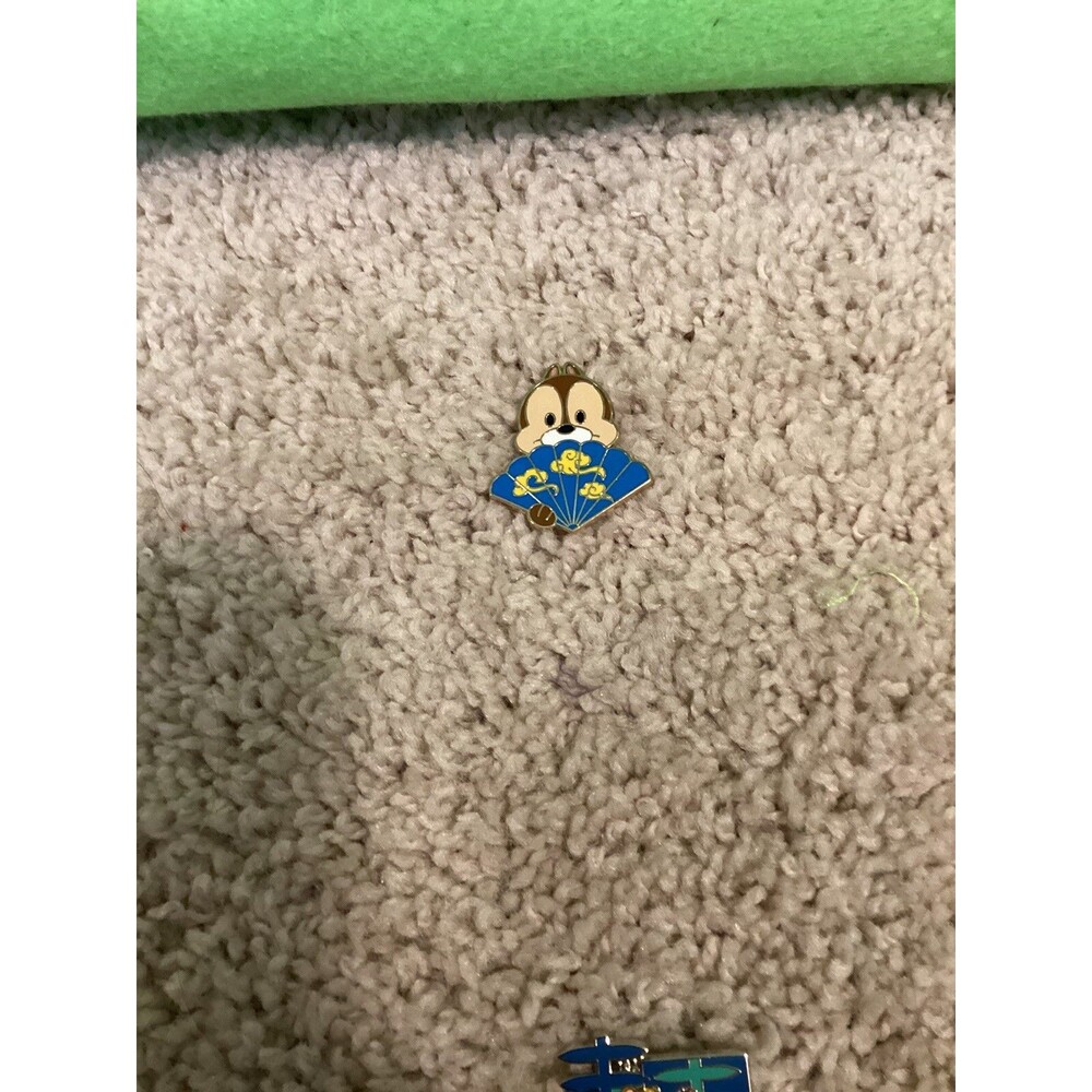 2024 Disney Parks Character Folding Fans Mystery Pin Chip Blind Box Pins